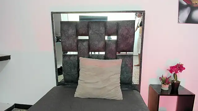 Snapshot of SCARLEXXX_LYAN chatting on August 6, 2026, 6:47 pm SCARLEXXX LYAN online show from August 6, 2026, 6:47 pm