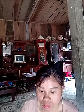 daisyy2 online show from May 15, 2026, 6:55 am