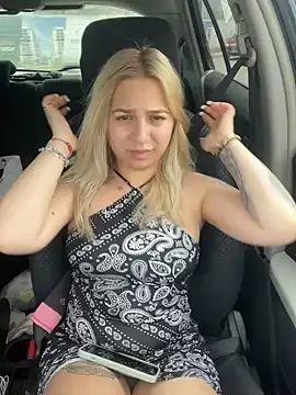 Snapshot of AmandaSnack chatting on May 16, 2026, 10:14 am AmandaSnack online show from May 16, 2026, 10:14 am