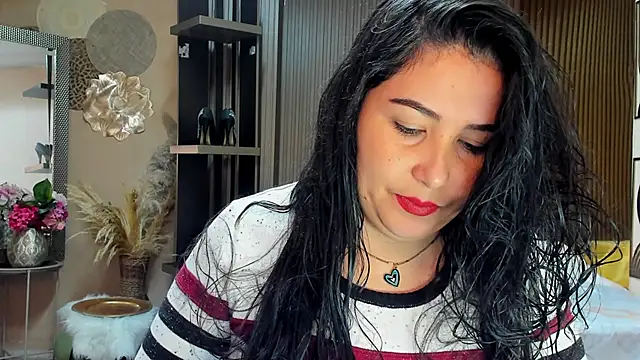 BBWLuxuryMuse online show from May 20, 2026, 11:40 am