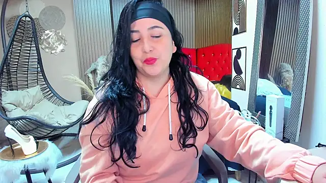 Snapshot of BBWLuxuryMuse chatting on July 25, 2026, 12:22 pm BBWLuxuryMuse online show from July 25, 2026, 12:22 pm
