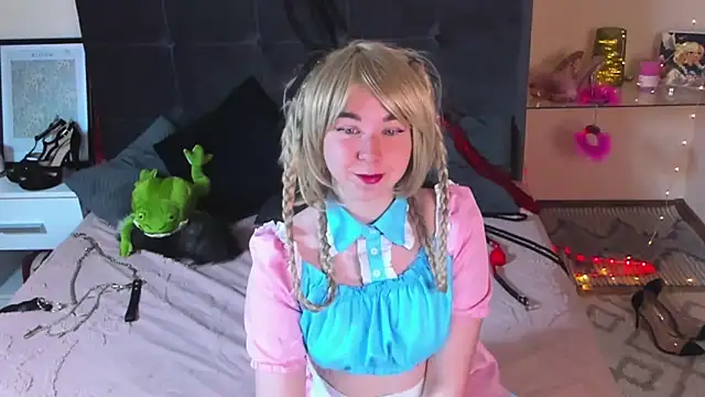 AlexxisSkky online show from May 25, 2026, 5:40 am