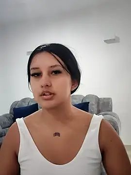 SCARLETVELVET  online show from July 25, 2026, 2:23 pm