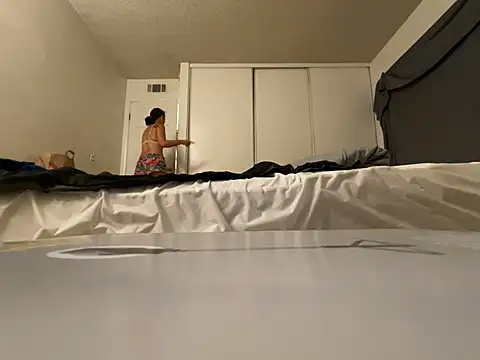 Baybeecakes online show from May 28, 2026, 3:47 am