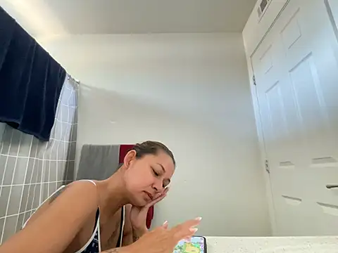 Baybeecakes online show from June 22, 2026, 4:37 pm