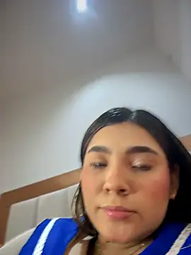 Mia Rodriguezz  online show from May 20, 2026, 3:36 am