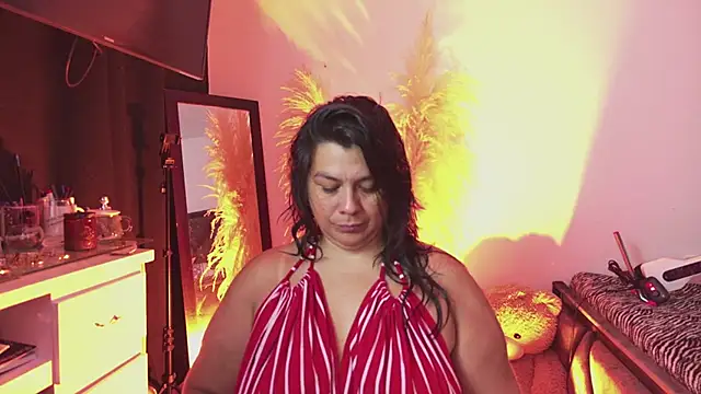 Martina Foxy01 online show from May 29, 2026, 11:27 am