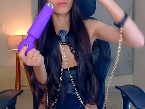 dazzyjames online show from August 3, 2026, 5:41 pm