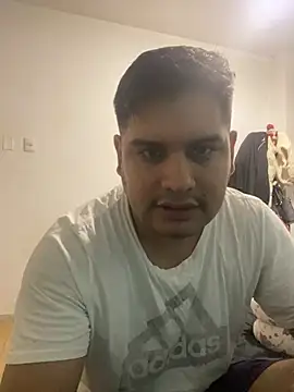 MenSexPeru online show from May 4, 2026, 5:33 am