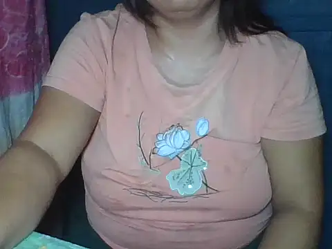 MommyKaye30 online show from July 24, 2026, 7:43 pm