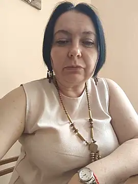 Snapshot of EmmaEmmy40 chatting on June 9, 2026, 12:17 pm EmmaEmmy40 online show from June 9, 2026, 12:17 pm