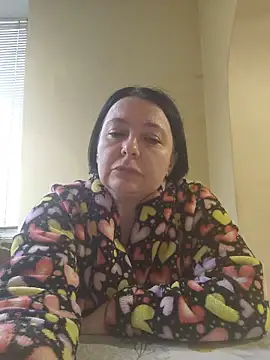 Snapshot of EmmaEmmy40 chatting on June 17, 2026, 5:23 pm EmmaEmmy40 online show from June 17, 2026, 5:23 pm