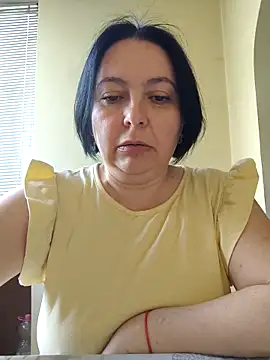 Snapshot of EmmaEmmy40 chatting on May 11, 2026, 3:29 pm EmmaEmmy40 online show from May 11, 2026, 3:29 pm