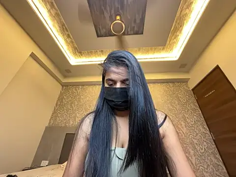 Snapshot of Miss_Heer chatting on May 19, 2026, 7:10 pm Miss Heer online show from May 19, 2026, 7:10 pm