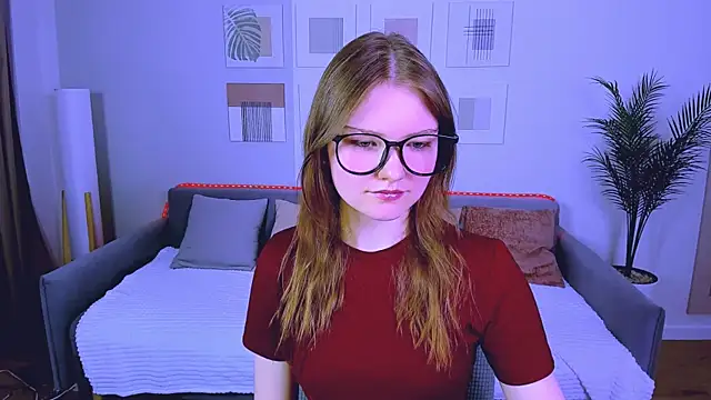 LookEva online show from May 4, 2026, 11:24 am