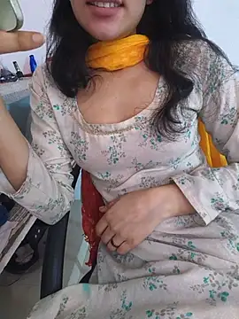 zoya baby  online show from June 5, 2026, 3:44 am