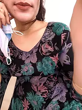 zoya baby  online show from May 16, 2026, 6:34 am