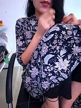 zoya baby  online show from June 1, 2026, 4:24 am