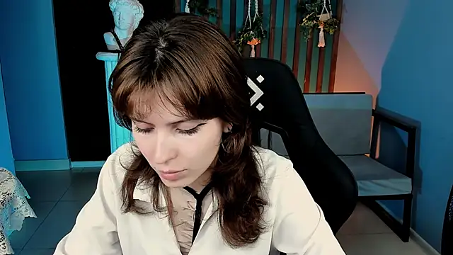 LolaDominara online show from June 7, 2026, 6:18 am