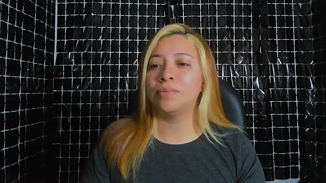 Snapshot of MissAlmaFenix chatting on June 2, 2026, 12:27 pm MissAlmaFenix online show from June 2, 2026, 12:27 pm