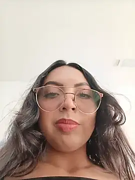 Snapshot of JENNIFER__03 chatting on May 31, 2026, 4:24 pm JENNIFER 03 online show from May 31, 2026, 4:24 pm