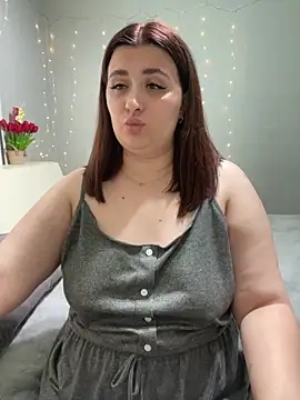 Snapshot of AureTease chatting on June 14, 2026, 7:04 pm AureTease online show from June 14, 2026, 7:04 pm