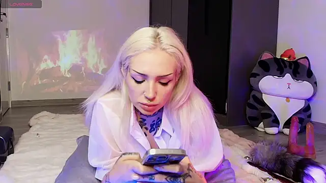 necroblonde online show from June 4, 2026, 1:43 am