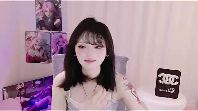 ShiQi-001 online show from May 3, 2026, 1:58 pm