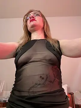 Snapshot of CherryChaos_ chatting on June 5, 2026, 6:52 am CherryChaos online show from June 5, 2026, 6:52 am