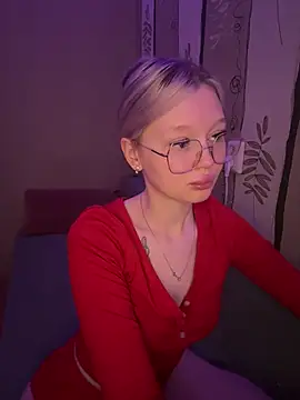 Snapshot of Velvet_Doll_ chatting on May 11, 2026, 4:03 am Velvet Doll online show from May 11, 2026, 4:03 am