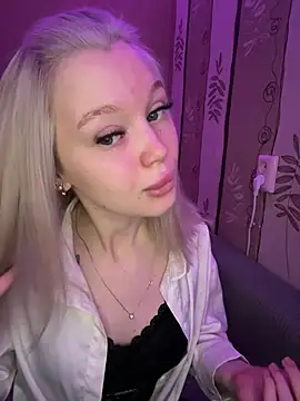 Snapshot of Velvet_Doll_ chatting on June 9, 2026, 4:24 am Velvet Doll online show from June 9, 2026, 4:24 am