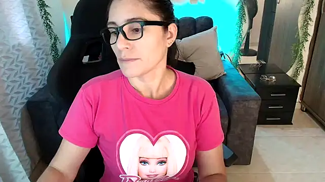 LUCYMILF SEXY online show from July 12, 2026, 2:07 pm
