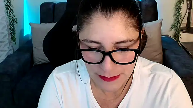 Snapshot of LUCYMILF_SEXY chatting on June 6, 2026, 4:01 pm LUCYMILF SEXY online show from June 6, 2026, 4:01 pm