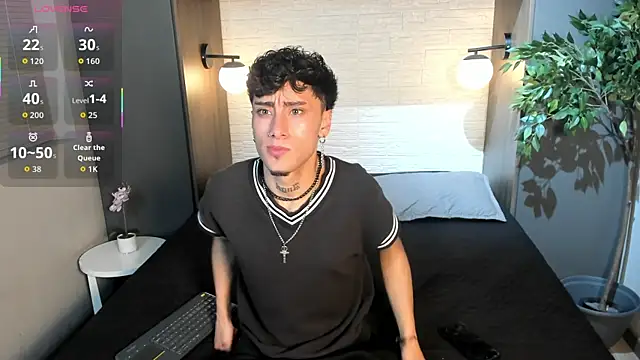 Spencerwhite  online show from June 18, 2026, 8:36 pm