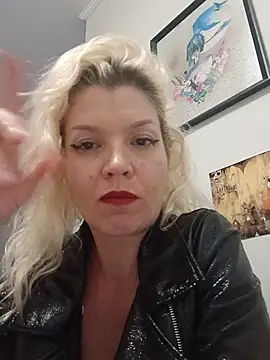 GoldenLatinax online show from July 20, 2026, 2:19 am