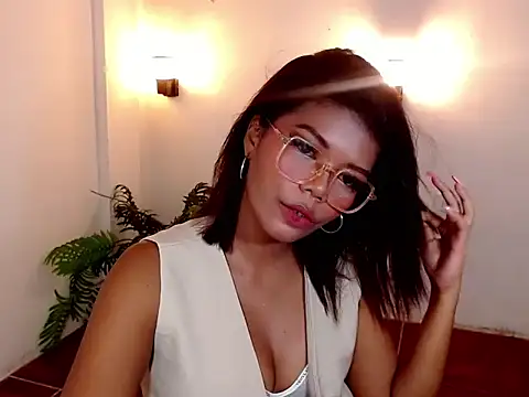 charlene pretty online show from June 16, 2026, 3:06 am