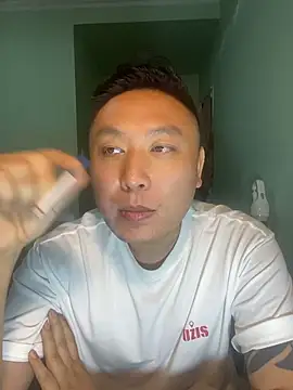Snapshot of mrcake666 chatting on August 5, 2026, 12:43 pm mrcake666 online show from August 5, 2026, 12:43 pm