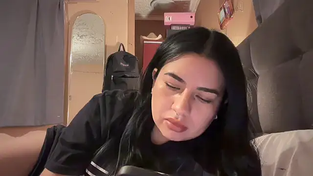 gigi333336 online show from June 10, 2026, 11:06 pm