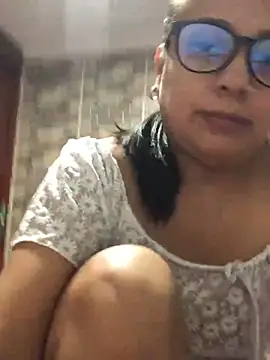 TamaraCeliz online show from May 4, 2026, 7:00 am