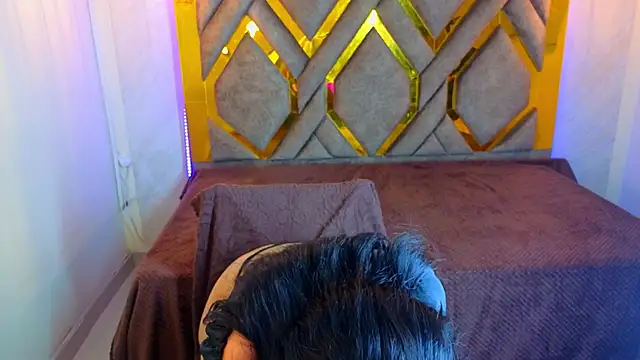 Ey Im simone  online show from May 11, 2026, 4:04 pm
