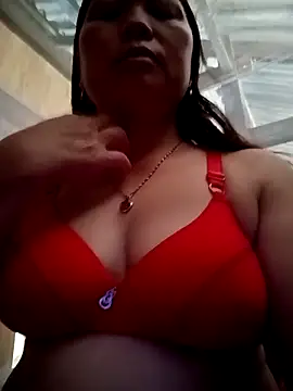 YeuAnhbigcock online show from May 6, 2026, 5:00 am