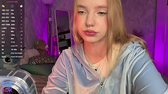 Snapshot of Eve_Dark_Side chatting on May 25, 2026, 6:01 am Eve Dark Side online show from May 25, 2026, 6:01 am