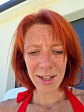Snapshot of PoppyBoop chatting on June 26, 2026, 1:50 pm PoppyBoop online show from June 26, 2026, 1:50 pm