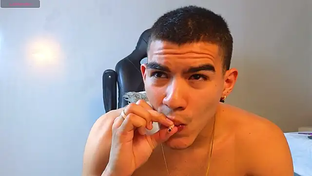 Snapshot of Sebastian_Vega chatting on June 21, 2026, 12:49 am Sebastian Vega online show from June 21, 2026, 12:49 am