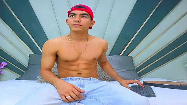 Snapshot of Sebastian_Vega chatting on May 7, 2026, 11:08 pm Sebastian Vega online show from May 7, 2026, 11:08 pm