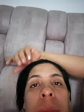 andreadefuego online show from May 6, 2026, 3:32 am