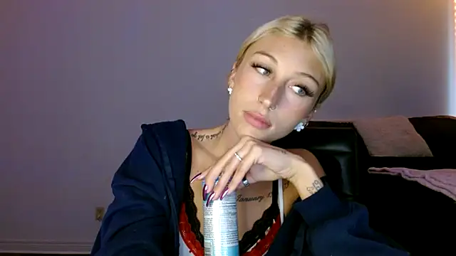 Snapshot of Itsirelandbby chatting on May 8, 2026, 6:12 pm Itsirelandbby online show from May 8, 2026, 6:12 pm