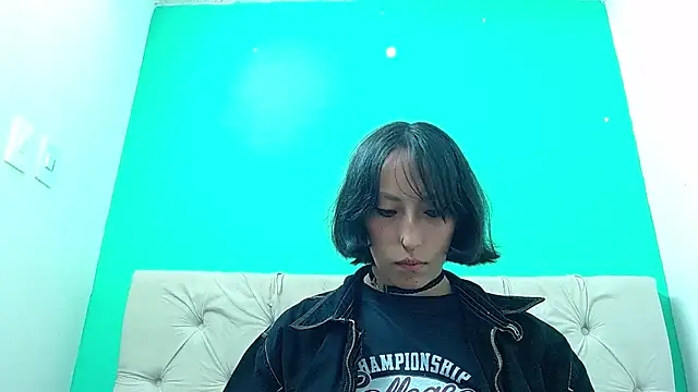 amoremerchmar online show from June 15, 2026, 3:18 am
