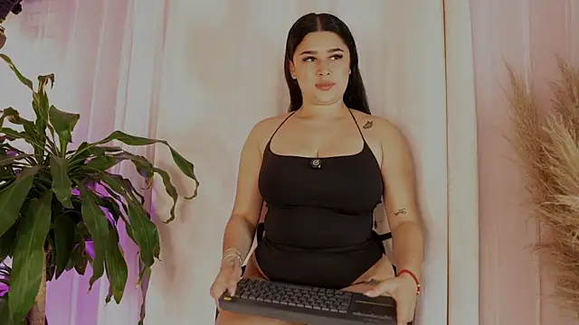 Snapshot of ariadna_milano_ chatting on June 26, 2026, 1:06 pm ariadna milano online show from June 26, 2026, 1:06 pm