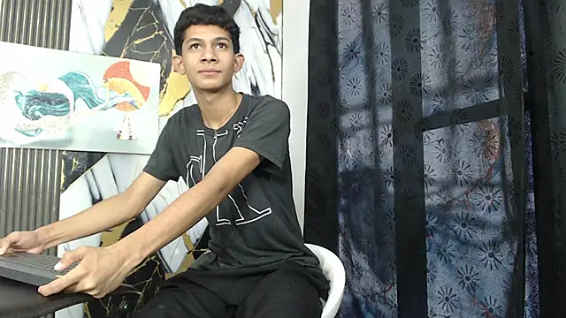 TWINKS BOYSX online show from June 11, 2026, 1:52 pm
